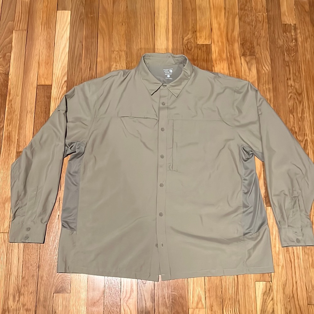 Mountain Hardware light weight long sleeve button up